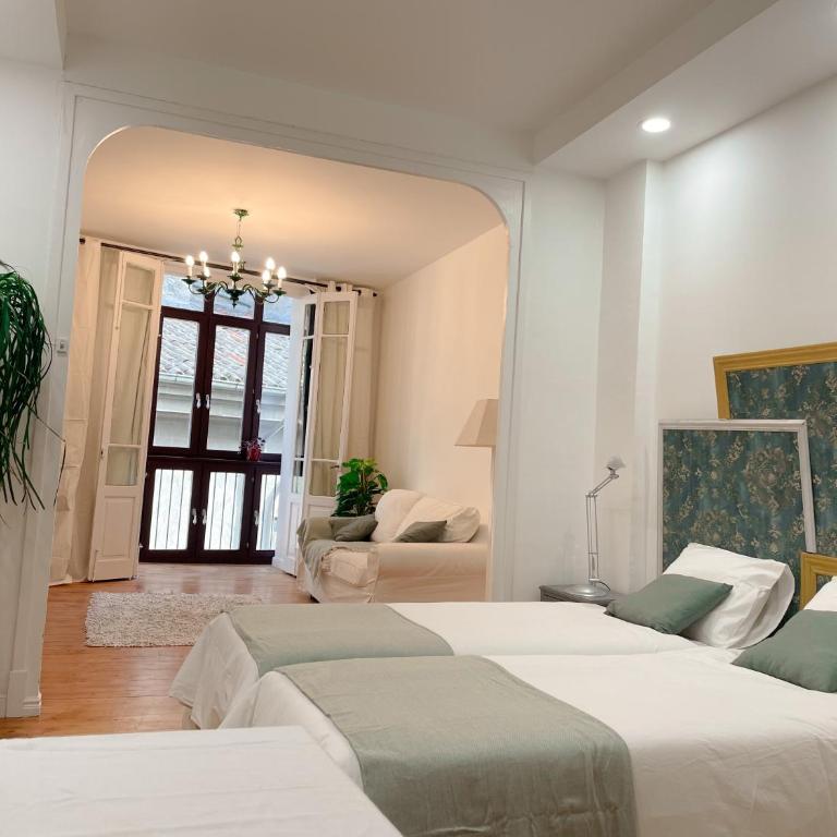 Habitación Centro Pamplona - acceso independiente - Habitación cuádruple - 2