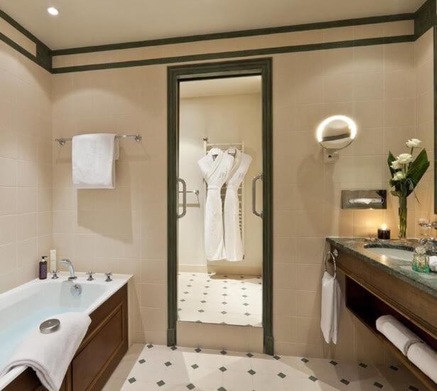 Hôtel Barrière Le Royal Deauville - Suite Prestige - Vue sur Mer - 5