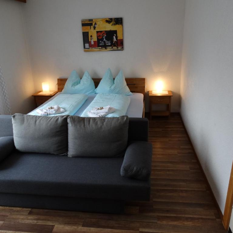 Gästehaus Posch - Dreibettzimmer mit Balkon - 4