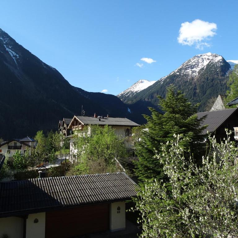 Gästehaus Posch - Doppelzimmer mit Balkon - 5