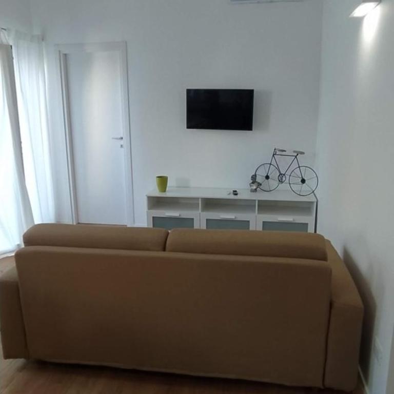 Via Genova 31 - Appartamento con 1 Camera da Letto - 11