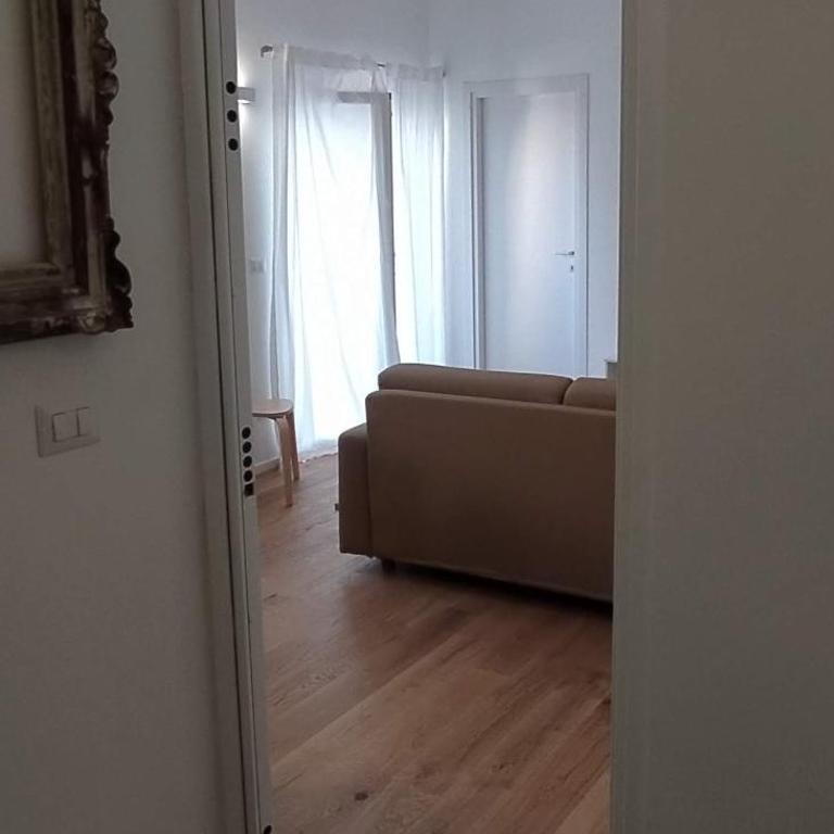 Via Genova 31 - Appartamento con 1 Camera da Letto - 10