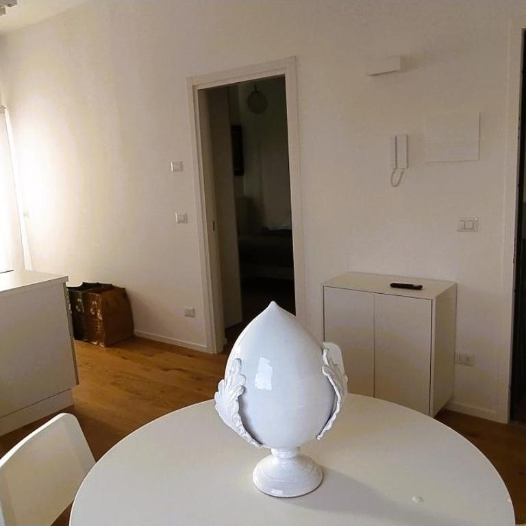 Via Genova 31 - Appartamento con 1 Camera da Letto - 14
