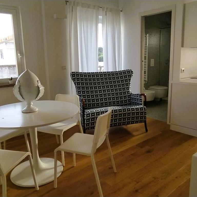 Via Genova 31 - Appartamento con 1 Camera da Letto - 12