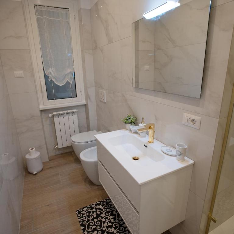 Suite Imperiale Colosseo - Appartamento con 3 Camere da Letto - 24