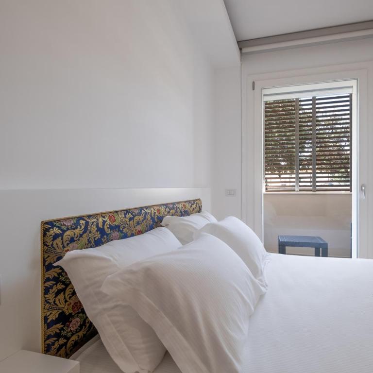 Helios Guest House - Double Room with Private Bathroom - 19
