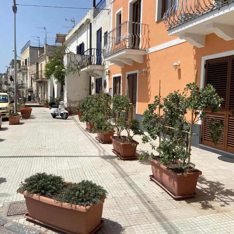 Lipari by the Port (B) - Holiday Housing - Appartamento con Vista Mare - 4
