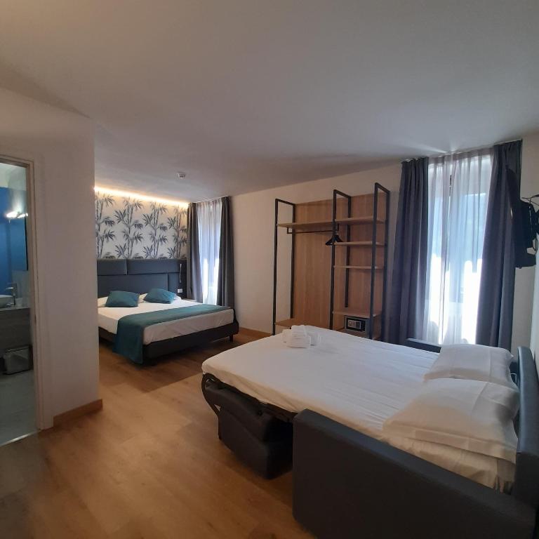 Bike Hotel Touring Gardone Riviera & Wellness - Junior Suite con Vista Lago - 2