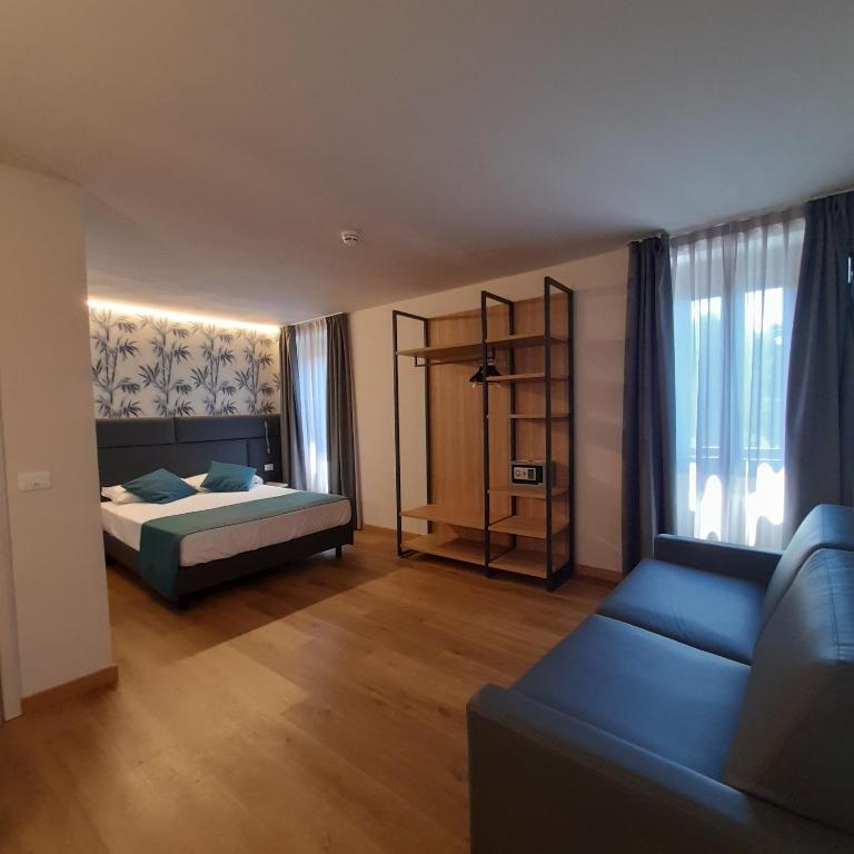Bike Hotel Touring Gardone Riviera & Wellness - Junior Suite con Vista Lago - 3