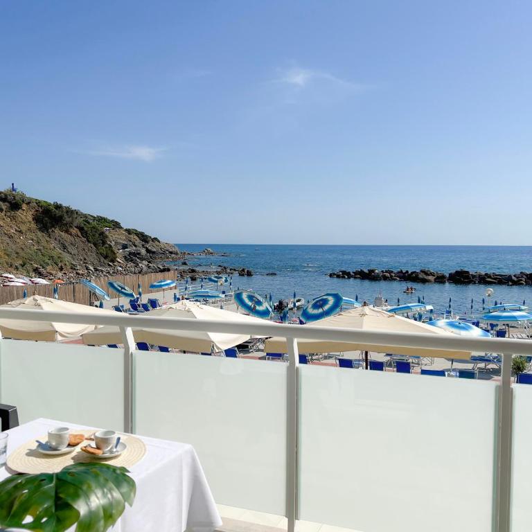 Hotel Rex - Pacchetto Spiaggia - Camera Matrimoniale Superior con Balcone e Vista Mare - 5