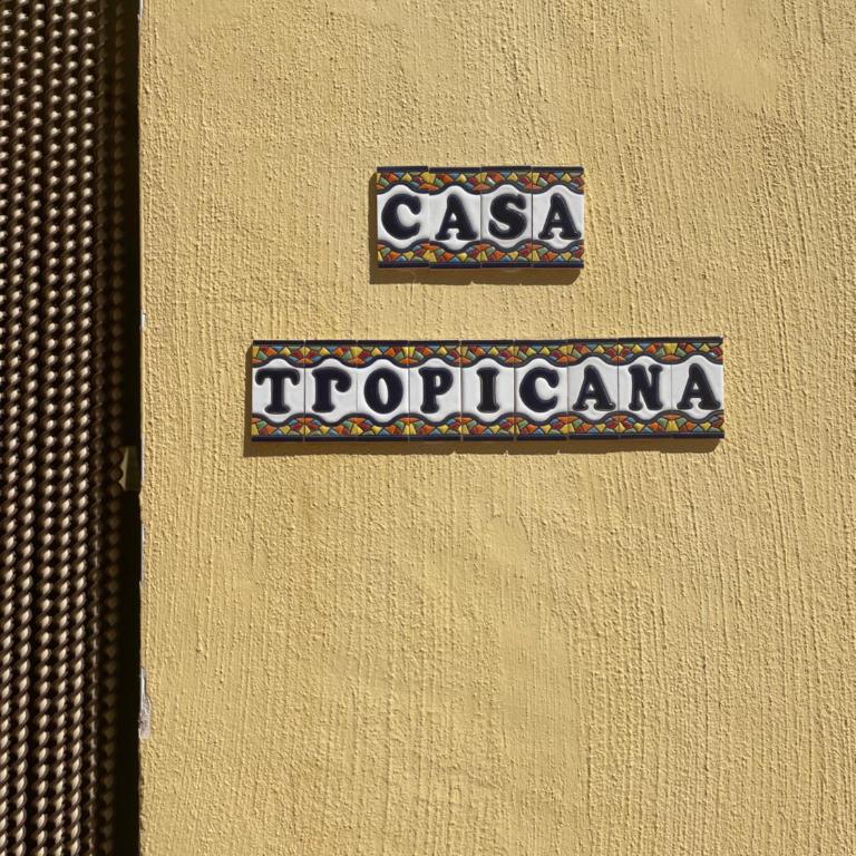 Air Conditioned "Casa Tropicana" Villa-Sleeps 10-Free WiFi-Private Pool-Free Parking - Apartamento de 2 dormitorios - 4