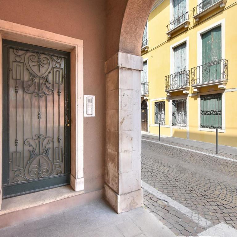 Welc-oM Casa Anna - Appartamento con 2 Camere da Letto - Via Seminario, 8 - 35