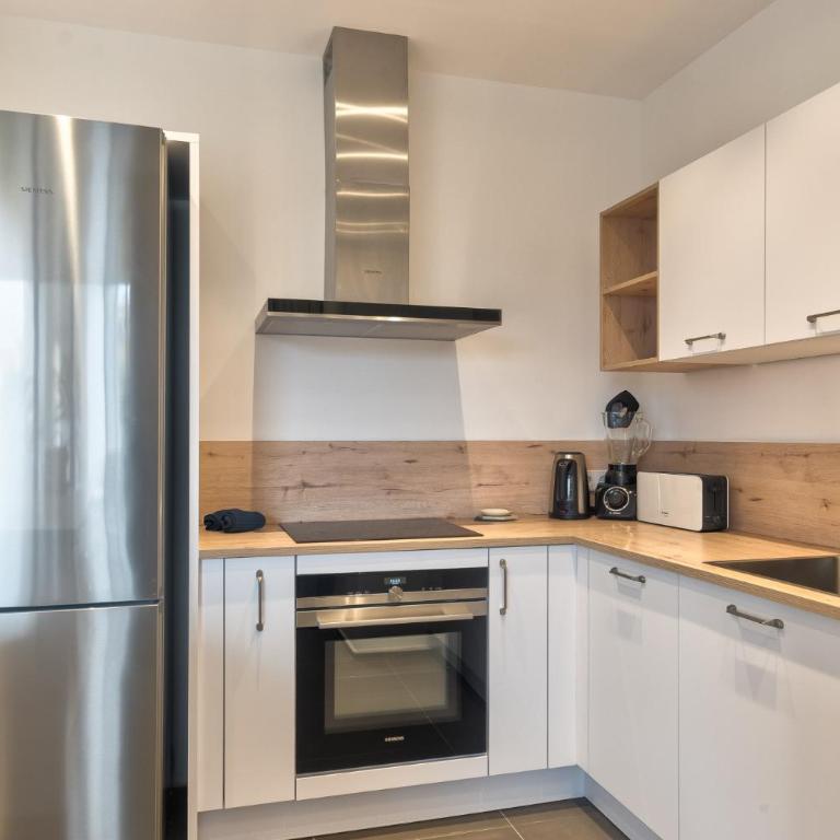 Ancor 1-1 POOL VIEW 2B - Two-Bedroom House - 4