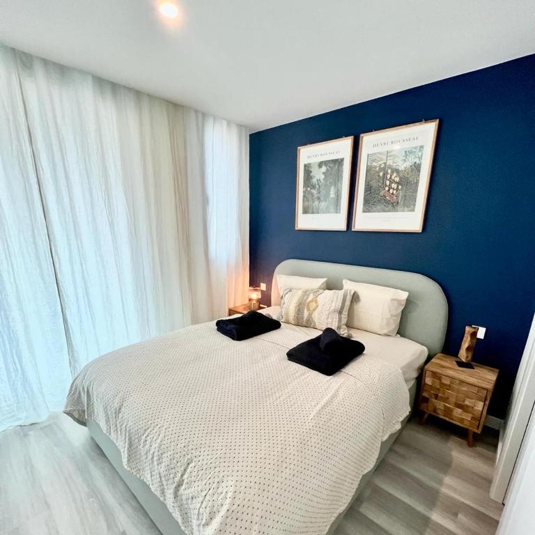 MedanoJoy1- 3 bedrooms- steps from Playa Chica- Balcony - Apartamento de 3 dormitorios - 4