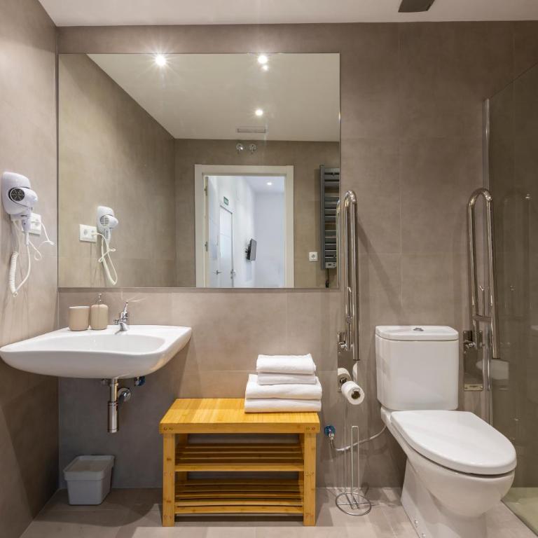 Ronda9 central suites - Deluxe Queen Room - 2