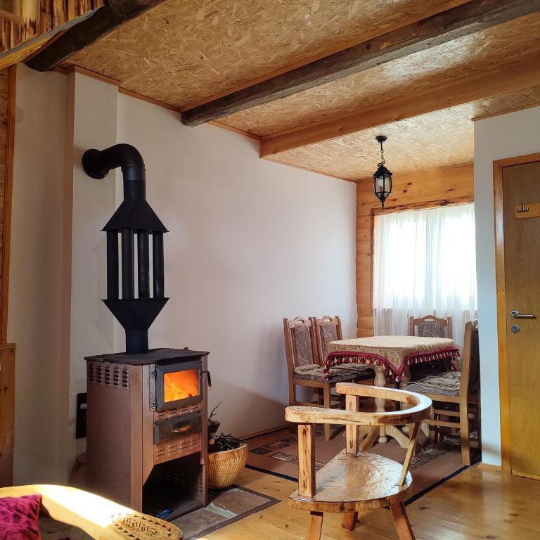 Golden Wood House - Two-Bedroom House - 12