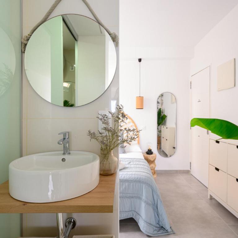 Stylish Sea View Accommodation Las Canteras - Estudio - 25