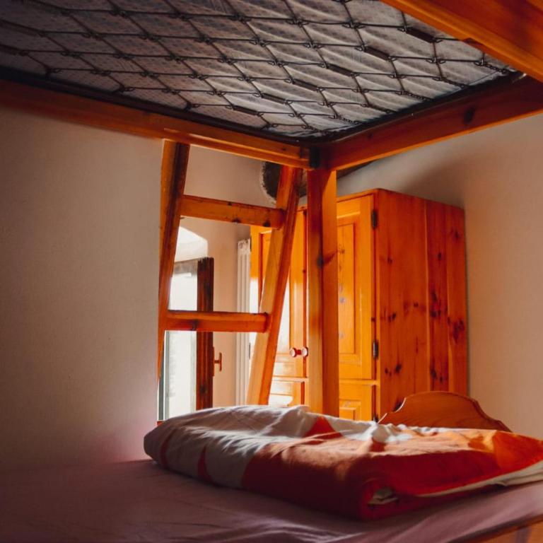 Rifugio Baita Fos-Ce - Posto Letto in Dormitorio con 6 Letti - 4