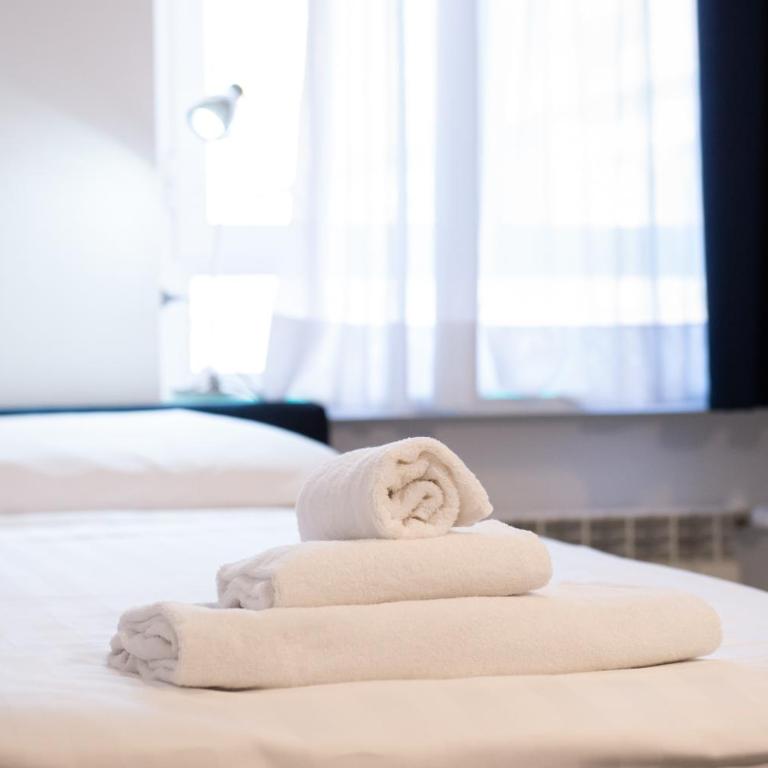 Clover - 13 Piazza Pio XI - Appartamento con 2 Camere da Letto - 32