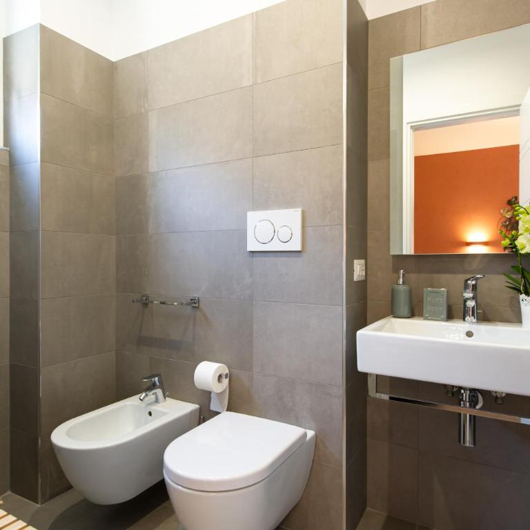 Clover - 13 Piazza Pio XI - Appartamento con 2 Camere da Letto - 29