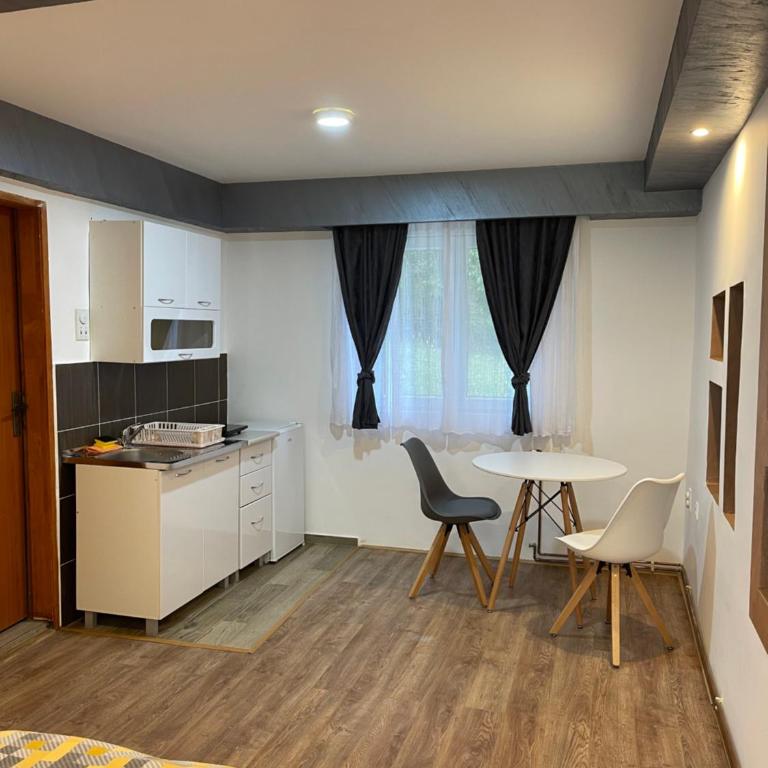 Apartments Lalović - Deluxe Double Studio - 3
