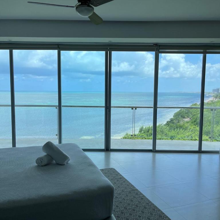 Beach, pool 3BR Apartment - 8 guests - Three-Bedroom Apartment - 20