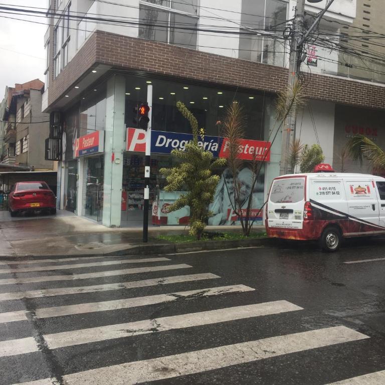Apartamento Lof, Dúplex, iluminado, bueno , céntrico y bien ubicado en Laureles estadio - Apartamento de 2 dormitorios - 47