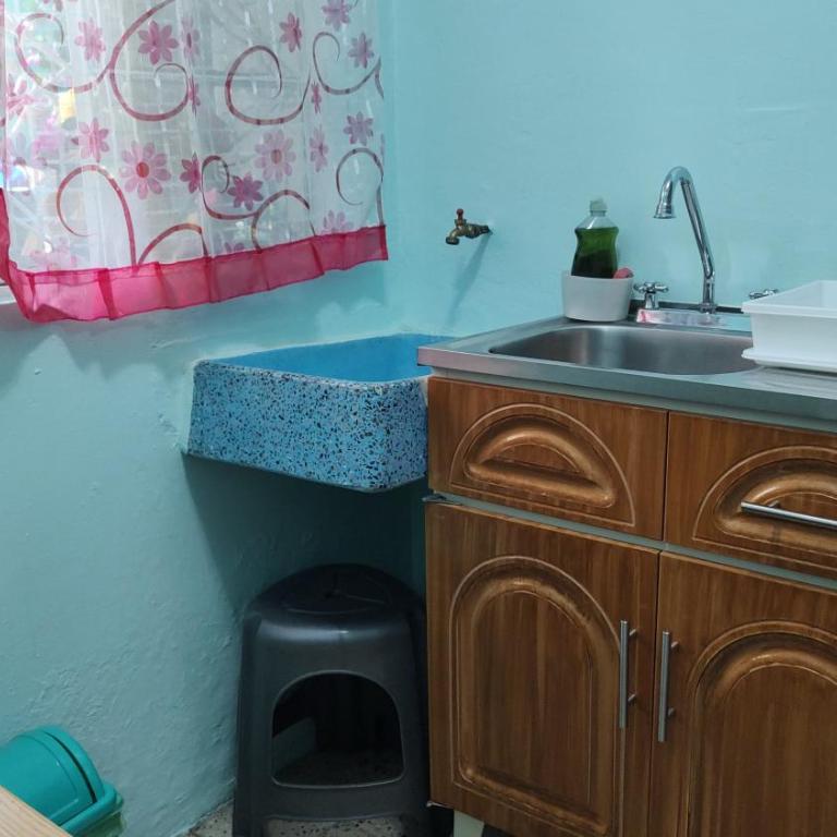 DEPARTAMENTO CERCANO AL AEROPUERTO T2, A 2 CALLES - Double Room with Two Double Beds - 10
