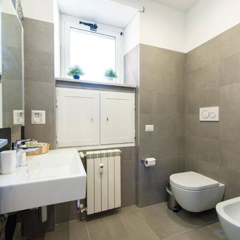 Clover - 13 Piazza Pio XI - Appartamento con 2 Camere da Letto - 36