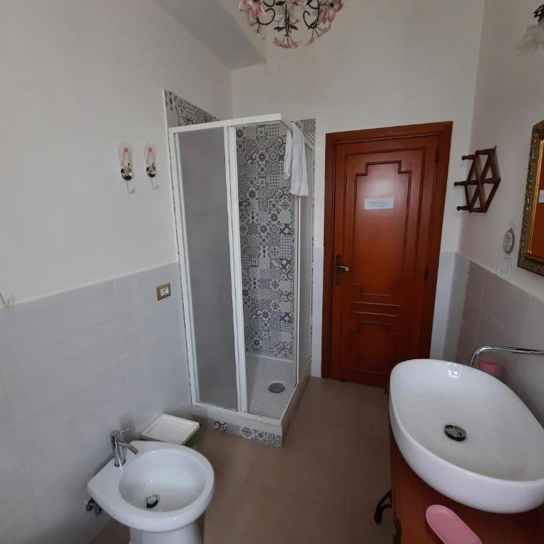 Villa Ada B&B - Camera Matrimoniale con Bagno Privato - 6