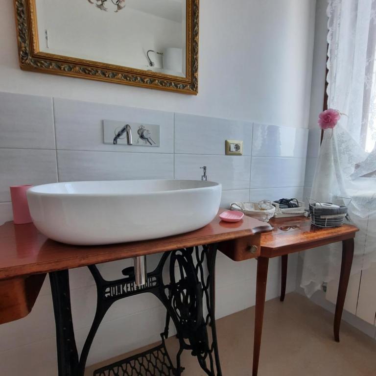 Villa Ada B&B - Camera Matrimoniale con Bagno Privato - 7