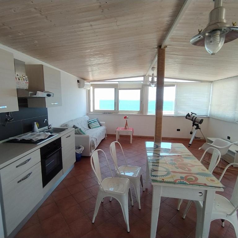 Appartamento con terrazzo sul mare Teocle - Appartamento con 1 Camera da Letto - 3