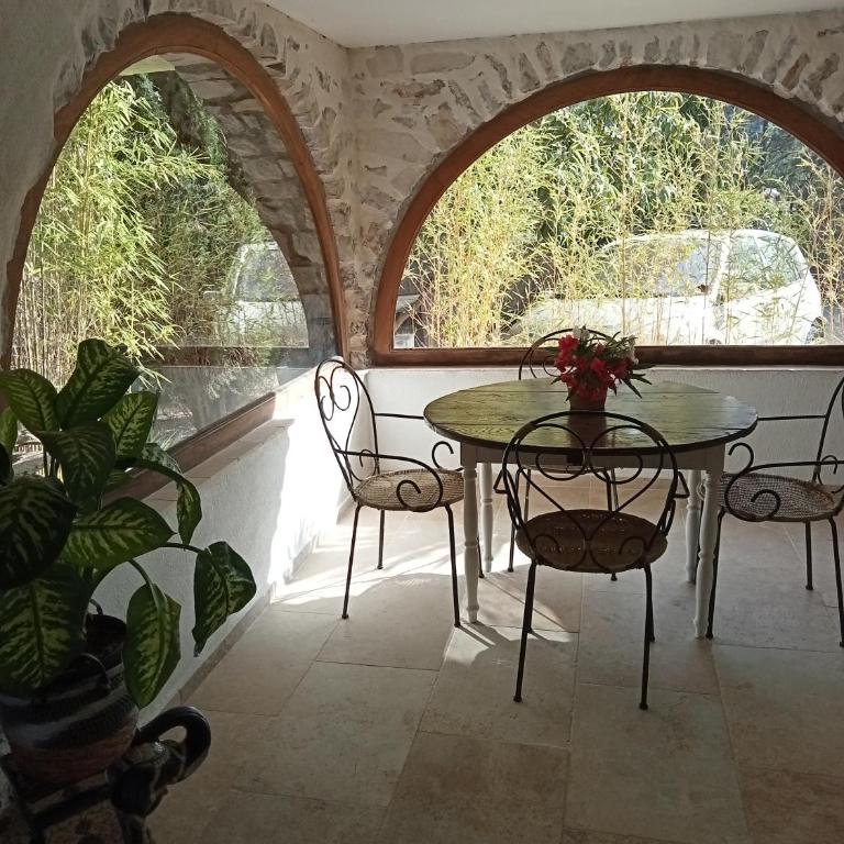 Bas de villa au chant des cigales - Appartement 1 Chambre - 30