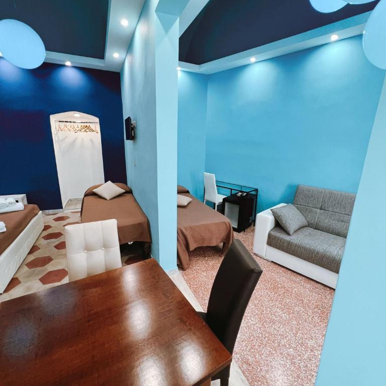 DEAS B&B - Camera Familiare - 7