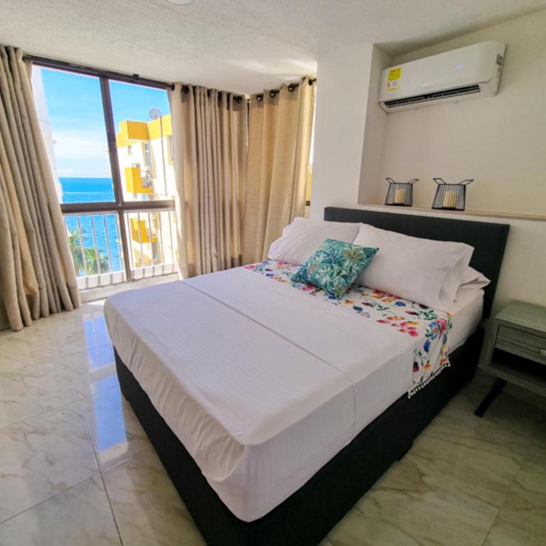 APARTAMENTO CON ACCESO DIRECTO AL MAR RODADERO - By BEDVIAJES - Three-Bedroom Apartment - 3