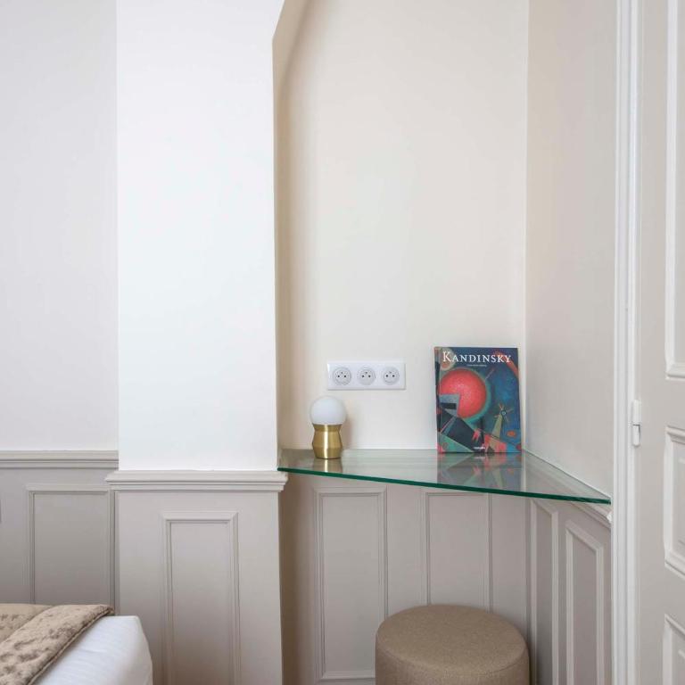LE BEAU MARAIS - Luxury Apartments, AIR COND, LIFT - Deluxe Queen One Bedroom OPALE - 11