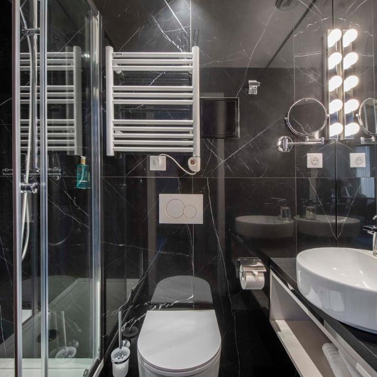 LE BEAU MARAIS - Luxury Apartments, AIR COND, LIFT - Deluxe Queen Studio with balcony TOPAZE - 5