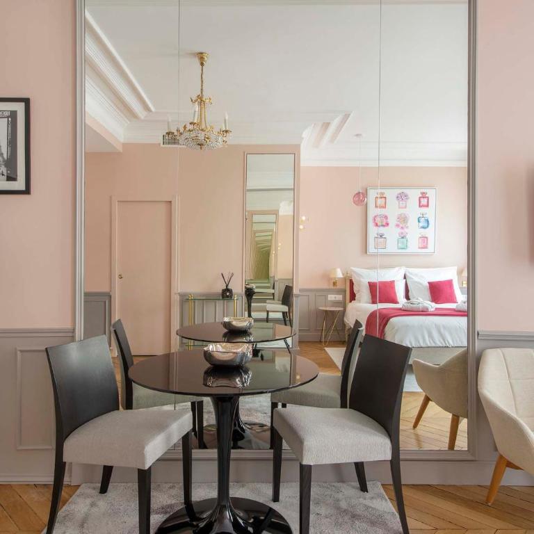 LE BEAU MARAIS - Luxury Apartments, AIR COND, LIFT - Deluxe Queen Studio with balcony TOPAZE - 6