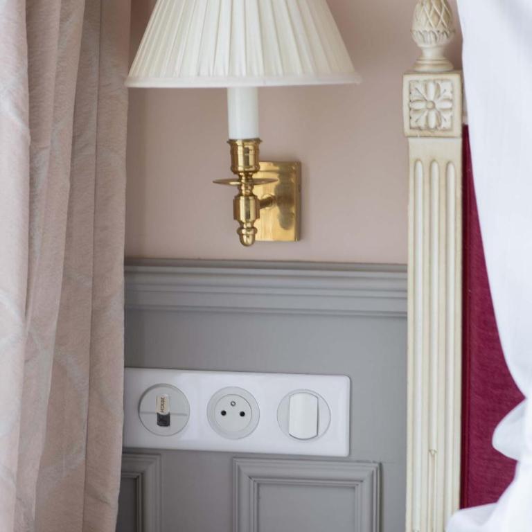 LE BEAU MARAIS - Luxury Apartments, AIR COND, LIFT - Deluxe Queen Studio with balcony TOPAZE - 7