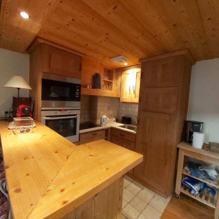 Appartement confortable avec accès direct aux pistes, parking et vue sur Bellevarde - FR-1-518-100 - Appartement - 2