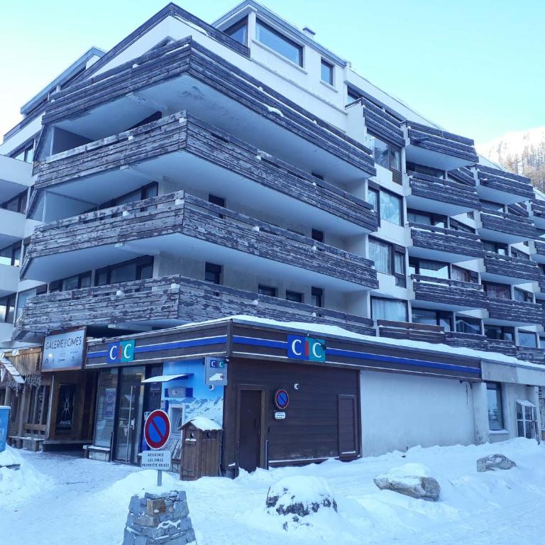 Appartement lumineux au centre de Val-d'Isère - FR-1-518-106 - Appartement - 2