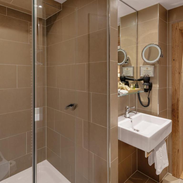 Morosani Schweizerhof - Standard Doppelzimmer Villa - 4