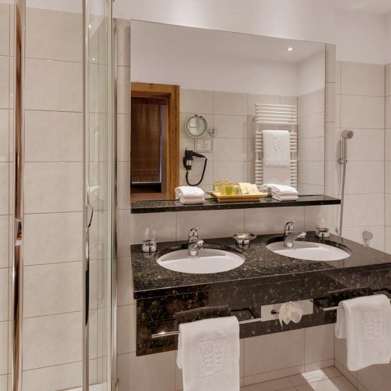 Morosani Schweizerhof - Standard Doppelzimmer Villa - 3
