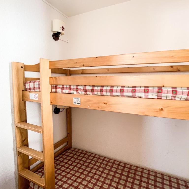 Appartement spacieux ski aux pieds avec balcon pour 6 personnes - FR-1-502-289 - Apartment - 4