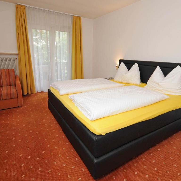 Hotel Pension Schweitzer - Camera Tripla con Balcone - 2