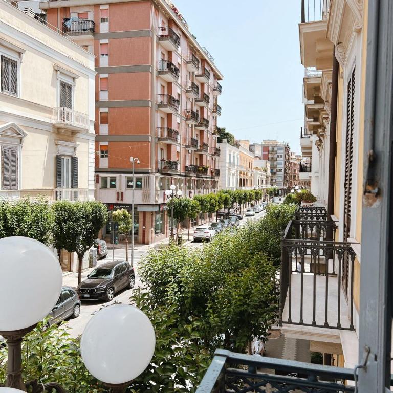 DEAS B&B - Camera Quadrupla con Balcone - 4