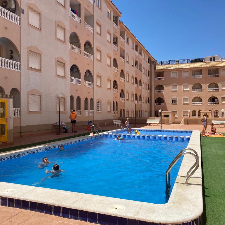 Amazing 2-bedrooms apartment with pool Torrevieja center - Apartamento de 2 dormitorios - 1
