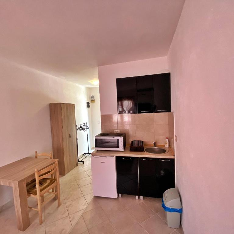 Rajovic Apartments - Studio Apartment - 3