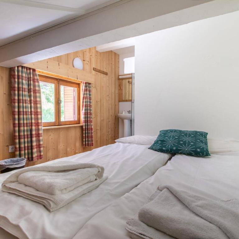 Hotel le Chamois - Budget "hostel" room with shared facilities - Single/Small Double - 2