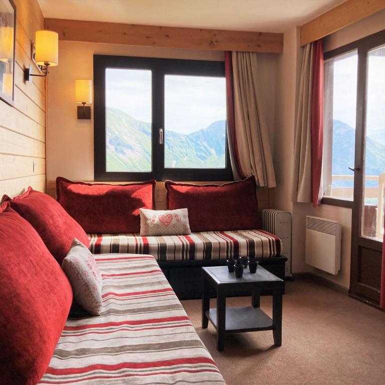 2 pièces avec vue sur vallée, balcon sud-ouest, proche commodités - FR-1-634-79 - Appartement - 3